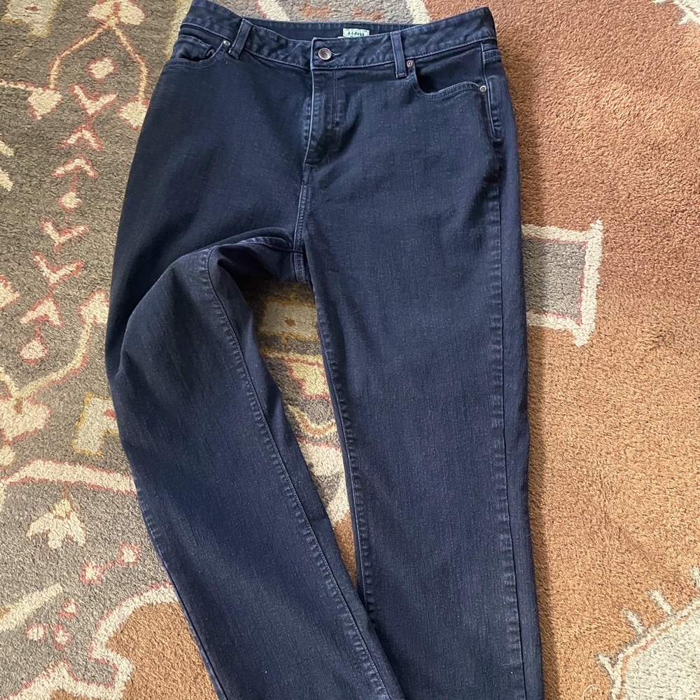 LL Bean Classic Fit Women’s Jeans, size 16 EUC